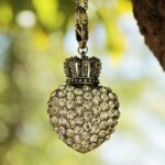Collier et encolure : trouver les bonnes proportions sans règles rigides