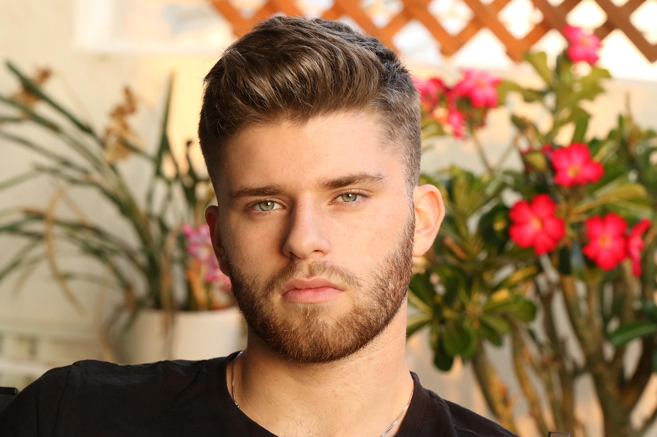 Coupes de cheveux tendances pour homme : le guide pour choisir la vôtre